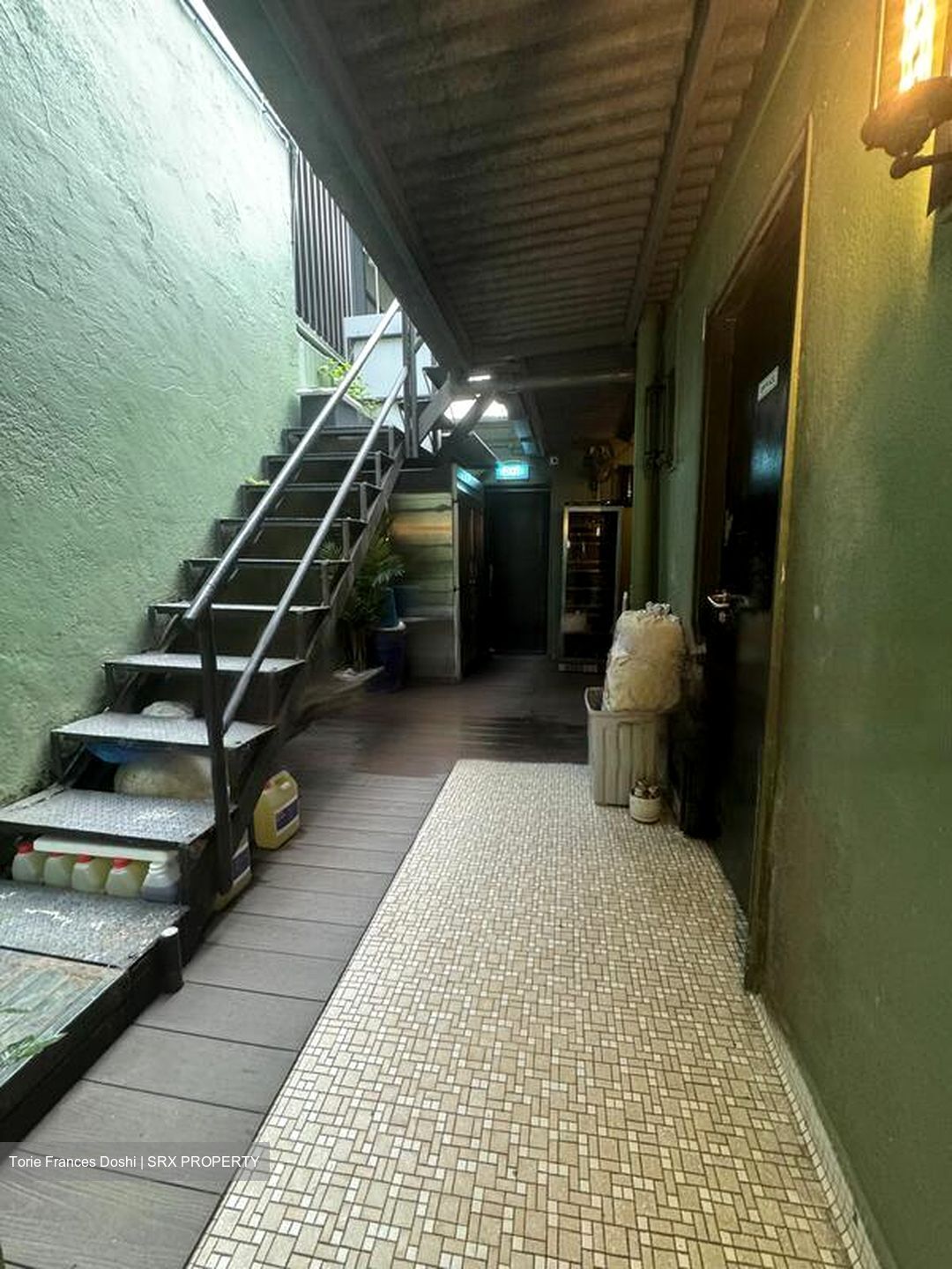 Chinatown Complex (D1), Retail #454658081